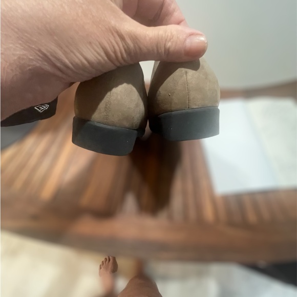 ROCKPORT Suede Upper Mary Jane flats. Tried on but never worn. NWOT no flaws - Picture 6 of 9